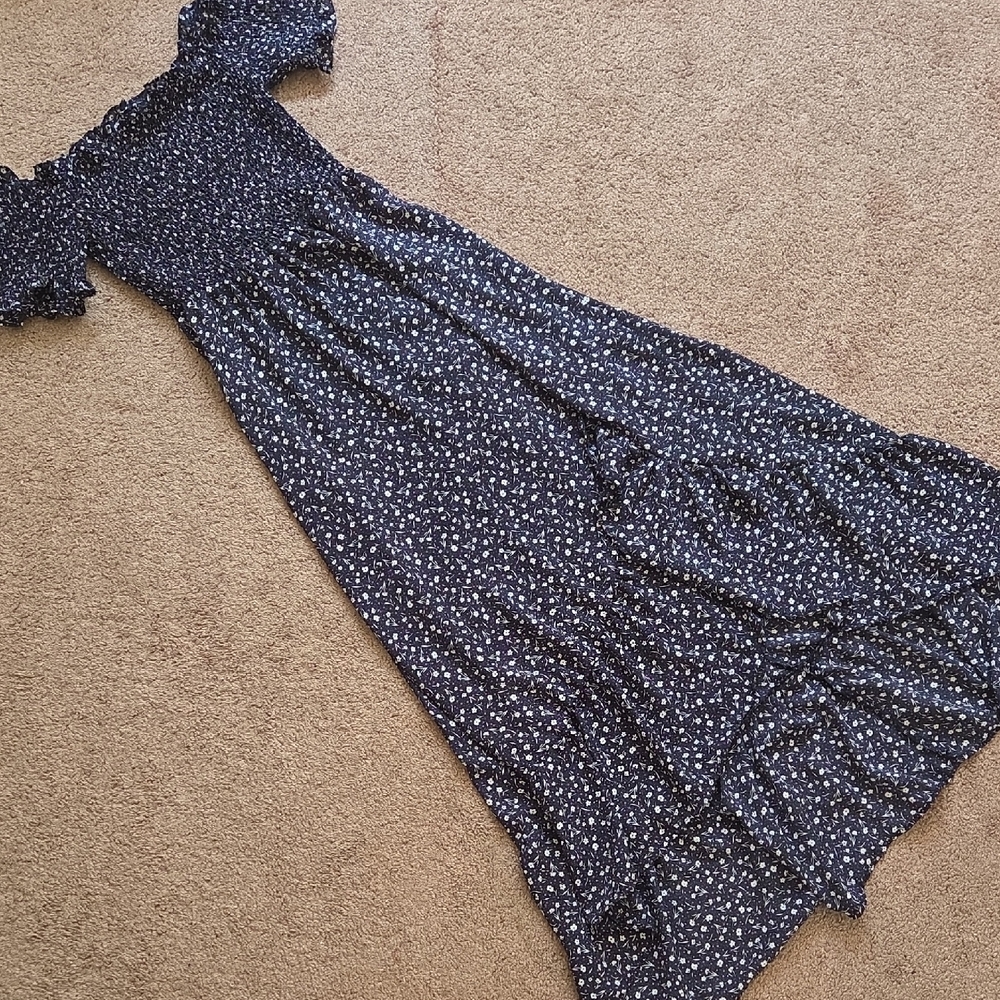 Francesca's Collections Navy Floral Maxi Dress